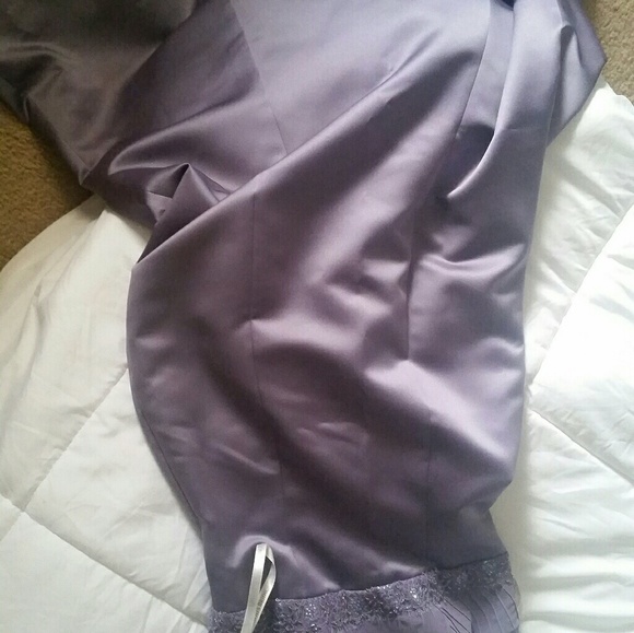 <<Gorgeous Lavender Dress>> - Picture 3 of 8